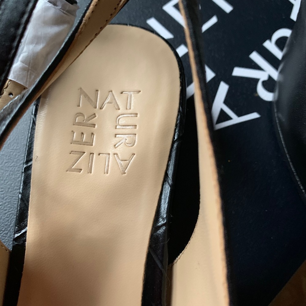 Shoes - Picture 3 of 7